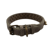 Collare Grigio Terra con Borchie Dorate Effetto Vintage