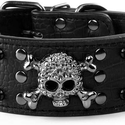 Collare spesso in ecopelle nero con skull centrale argentato e borchie nere, cinghie regolabil