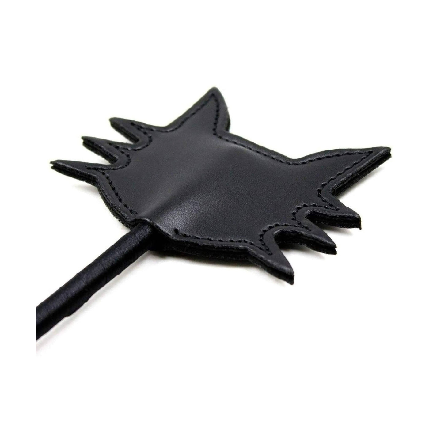 Paddle nero in ecopelle vista laterale superficie liscia e cuciture precise