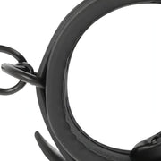 Polsiere con doppia imbottitura con catena in metallo nero - Realizzate in pelle vegana