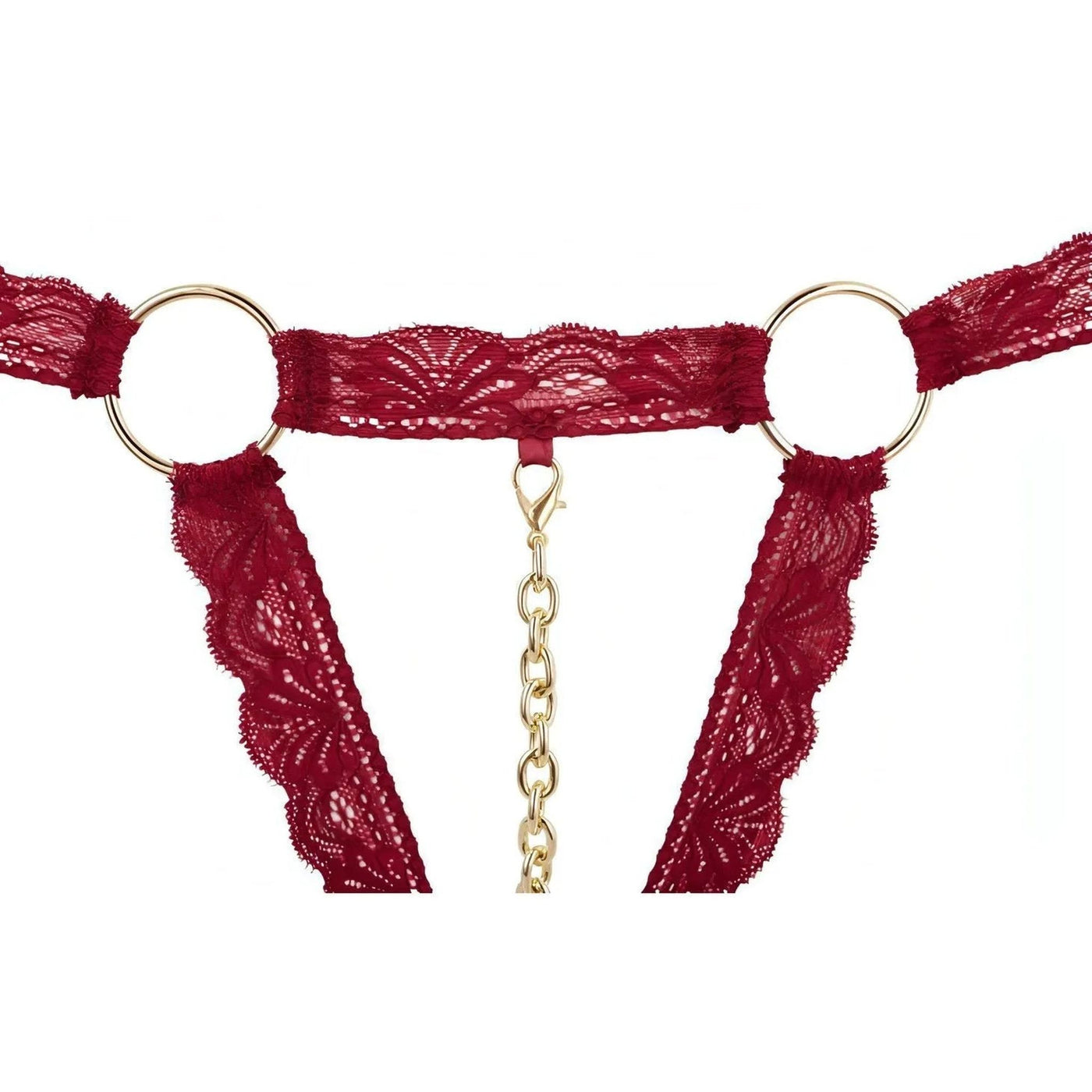 Dettaglio perizoma rosso bordeaux pizzo con anelli laterali e catena centrale a moschettone